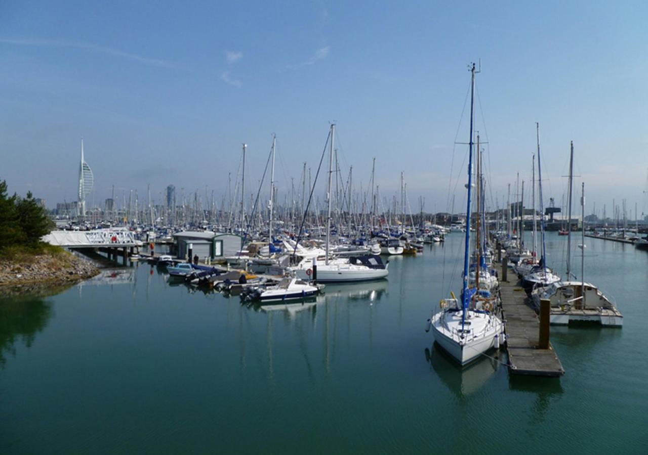 The Gallery Gosport Bagian luar foto